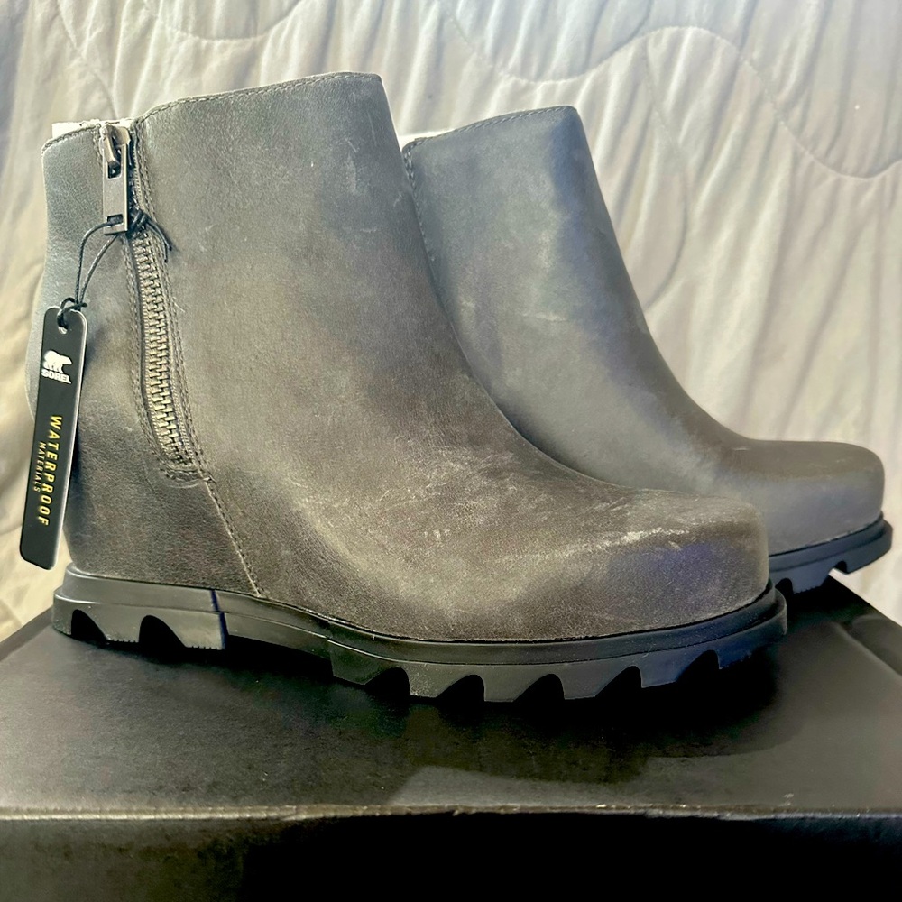 SOREL Women's Waterproof Quarry Black Ankle Boots writhe Wedge Heels